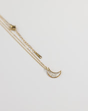 Lade das Bild in den Galerie-Viewer, Kette „Moon“ Gold