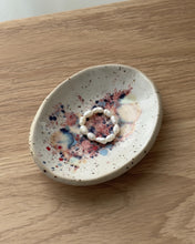 Lade das Bild in den Galerie-Viewer, Kleine Ovale Konfetti Schmuckschale