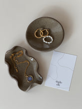 Lade das Bild in den Galerie-Viewer, Schmuckschale “Rund Lava”