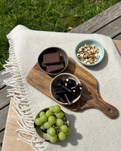 Lade das Bild in den Galerie-Viewer, Snackschale „black dots“