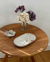 Lade das Bild in den Galerie-Viewer, Ovale Schale Weiß