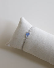 Lade das Bild in den Galerie-Viewer, Vergissmeinnicht Armband „Kitty mit Silberstaub“