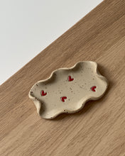 Lade das Bild in den Galerie-Viewer, Schmuckschale Herz Welle