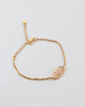 Lade das Bild in den Galerie-Viewer, Armband “Malea Rosé” mit Goldstaub
