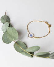 Lade das Bild in den Galerie-Viewer, Armband "Pia" mit Vergissmeinnicht, Gold