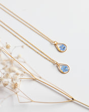 Lade das Bild in den Galerie-Viewer, Kette "Kitty" mit Vergissmeinnicht, Gold