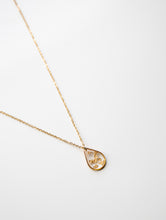 Lade das Bild in den Galerie-Viewer, Kette "Luana" mit Goldstaub