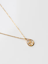 Lade das Bild in den Galerie-Viewer, Kette "Luana" mit Goldstaub
