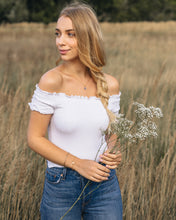 Lade das Bild in den Galerie-Viewer, Kette "Kitty" mit Vergissmeinnicht, Gold