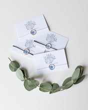 Lade das Bild in den Galerie-Viewer, Stoff Armband “Pia” mit Vergissmeinnicht