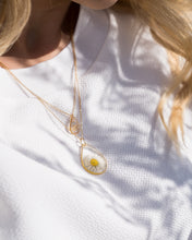 Lade das Bild in den Galerie-Viewer, Kette "Luana" mit Goldstaub