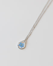 Lade das Bild in den Galerie-Viewer, Kette "Kitty" mit Vergissmeinnicht, Silber