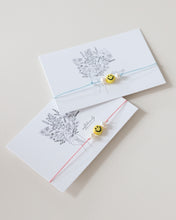 Lade das Bild in den Galerie-Viewer, Smiley Armband mit Süßwasser Perlen