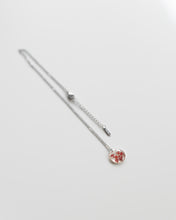 Lade das Bild in den Galerie-Viewer, Kette „Malea Rot“ mit echten Blumen, Silber