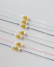 Lade das Bild in den Galerie-Viewer, Smiley Armband mit Süßwasser Perlen