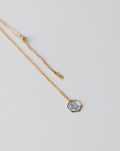 Lade das Bild in den Galerie-Viewer, Kette „Pia Hexagon“ Gold