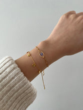 Lade das Bild in den Galerie-Viewer, Armband “Kitty” mit echtem Vergissmeinnicht, Gold