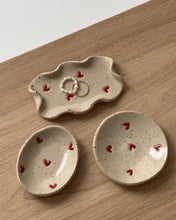 Lade das Bild in den Galerie-Viewer, Mini Schmuckschale Herz Oval
