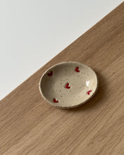 Lade das Bild in den Galerie-Viewer, Mini Schmuckschale Herz Oval
