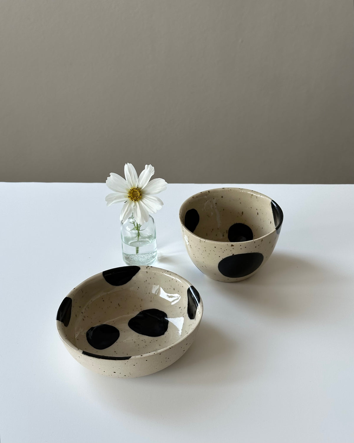 Becher „black dots“