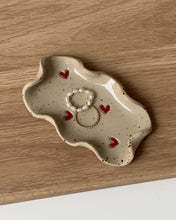 Lade das Bild in den Galerie-Viewer, Schmuckschale Herz Welle
