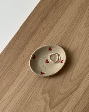 Lade das Bild in den Galerie-Viewer, Mini Schmuckschale Herz Oval
