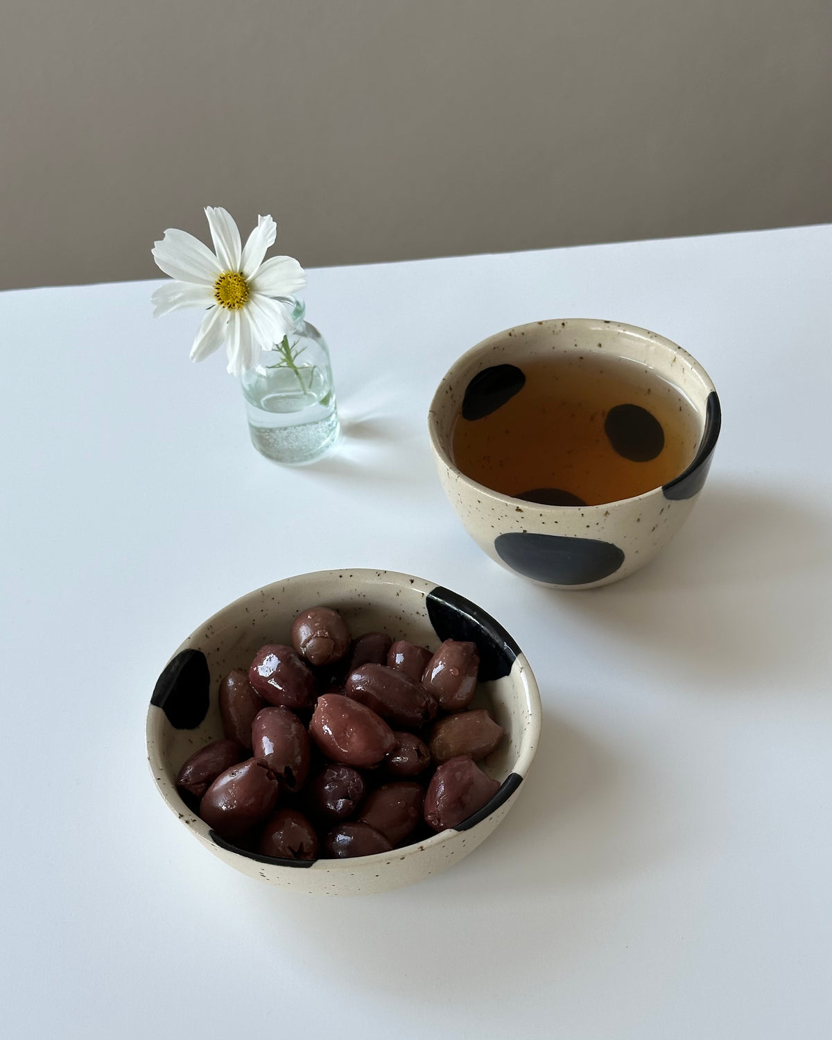Becher „black dots“