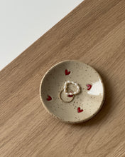 Lade das Bild in den Galerie-Viewer, Schmuckschale Herz Rund
