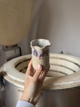 Lade das Bild in den Galerie-Viewer, Konfetti Welle Vase
