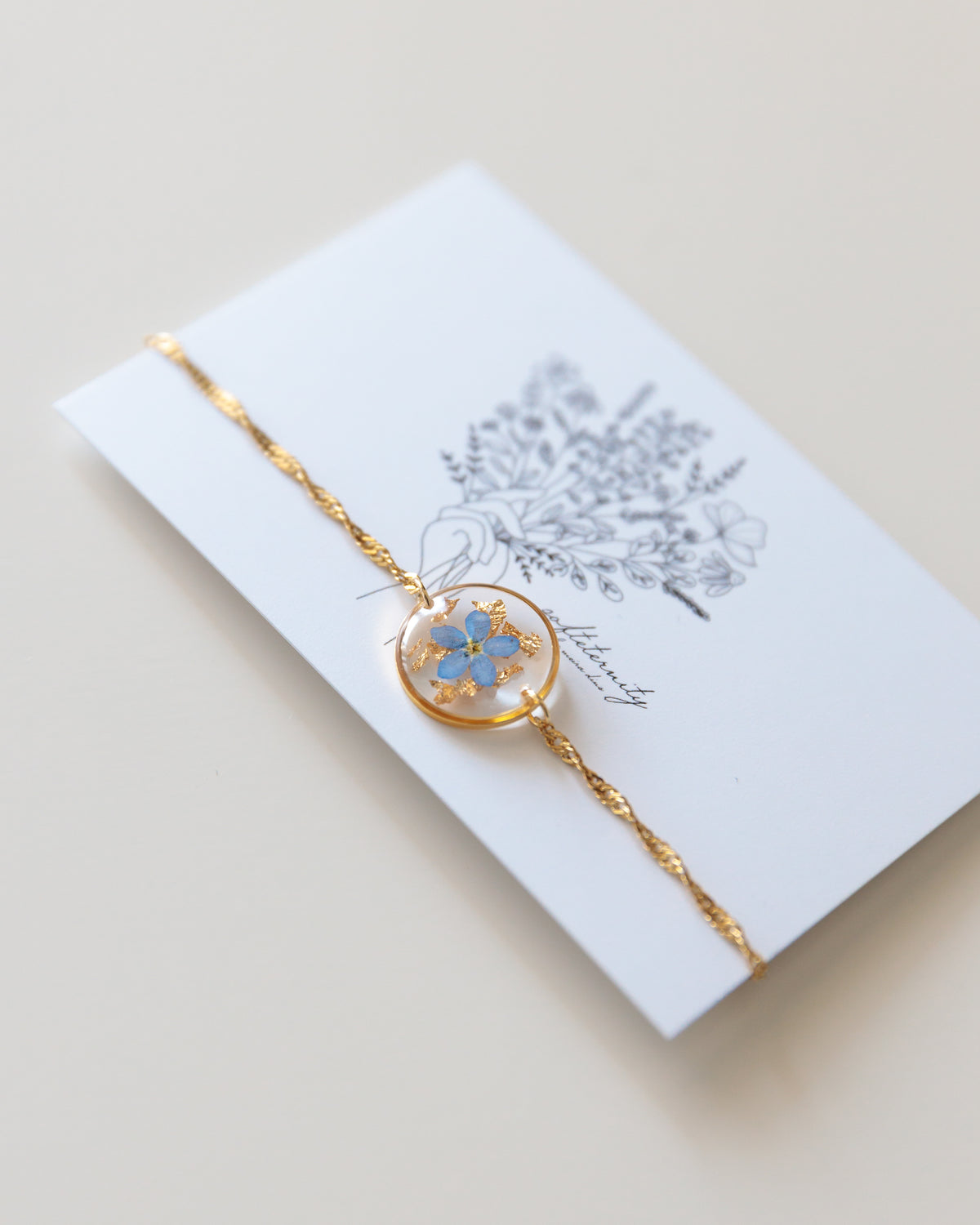 Armband "Pia mit Goldstaub" mit echtem Vergissmeinnicht