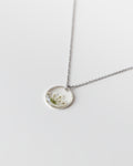 Kette “Malea” mit kleinen echten weißen Blüten, Silber