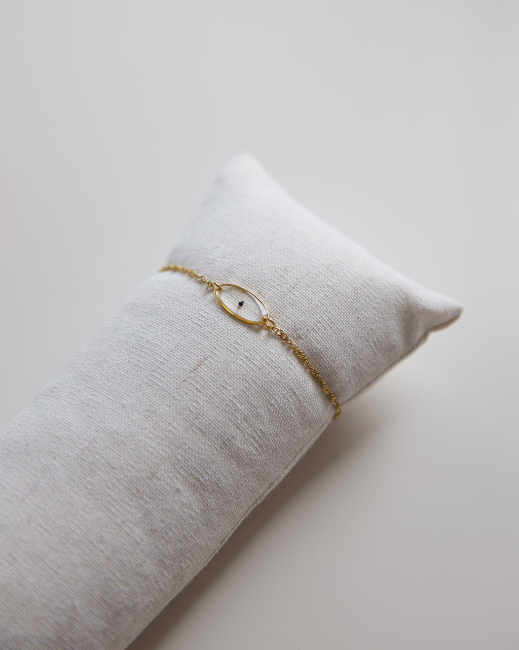 Armband “Sternenkind Oval” mit echtem Vergissmeinnicht, Gold