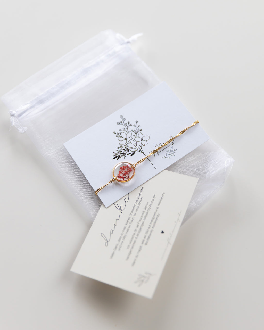 Armband „Malea Rot“ mit echten Blüten, Edelstahl Gold