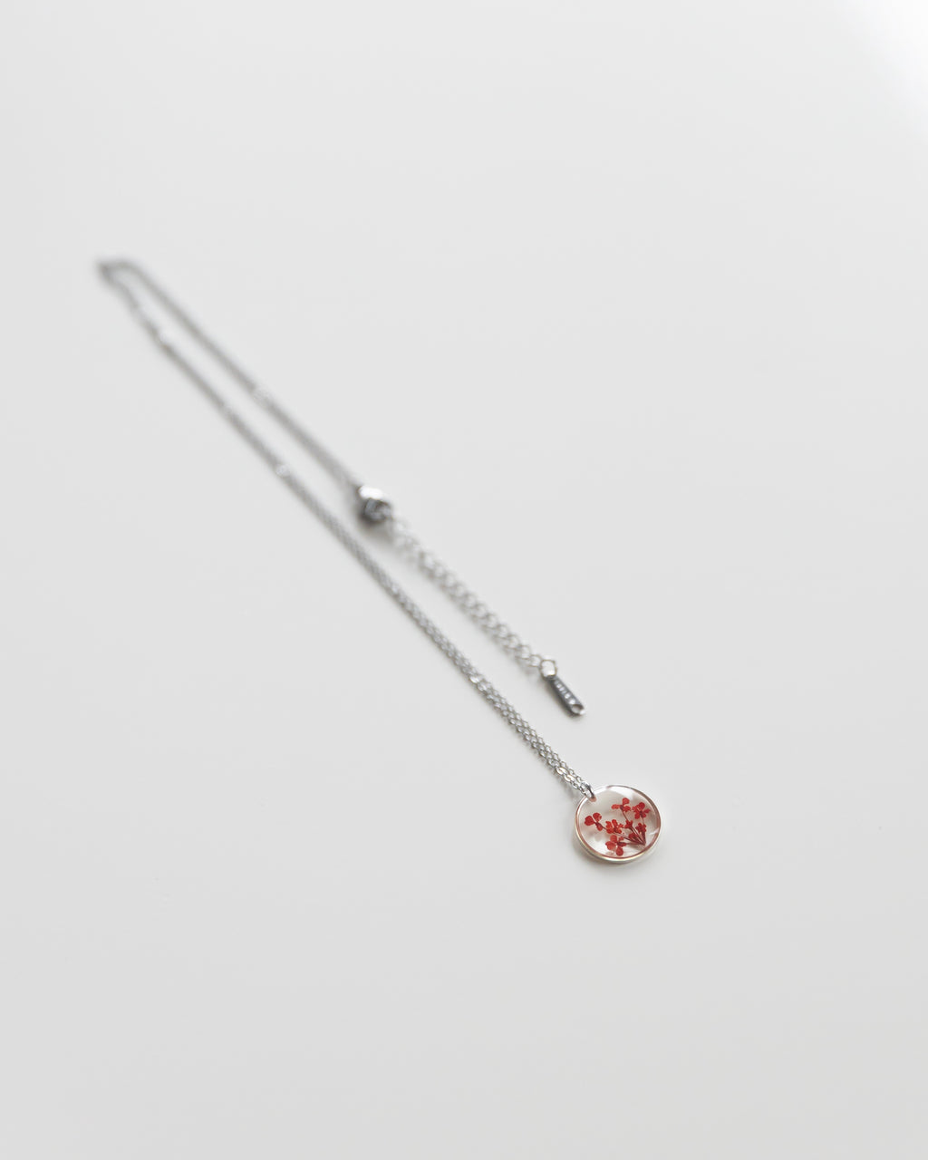 Kette „Malea Rot“ mit echten Blumen, Silber