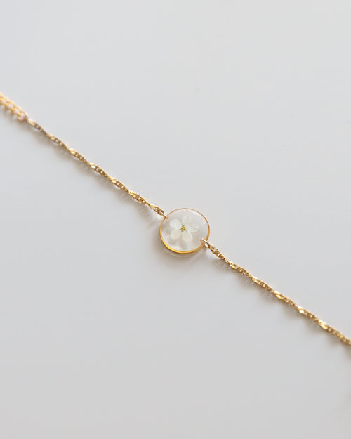 Armband “Ella” mit weißem Vergissmeinnicht, Gold