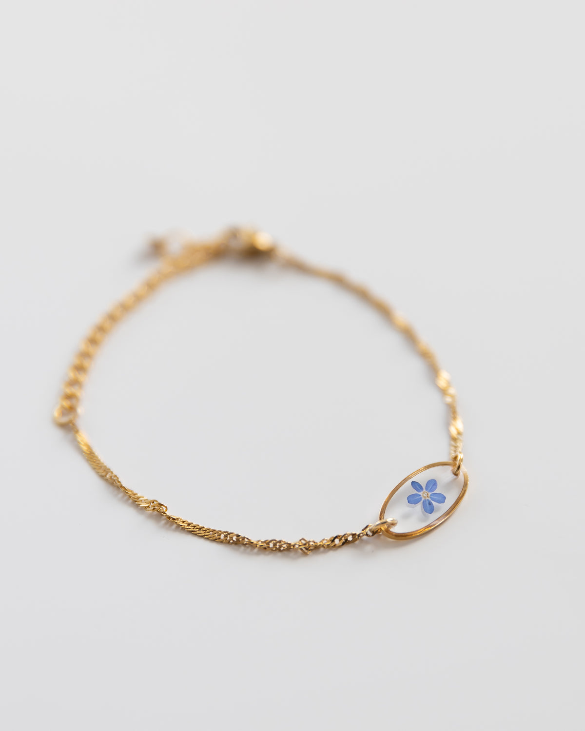 Armband “Kitty” mit echtem Vergissmeinnicht, Gold
