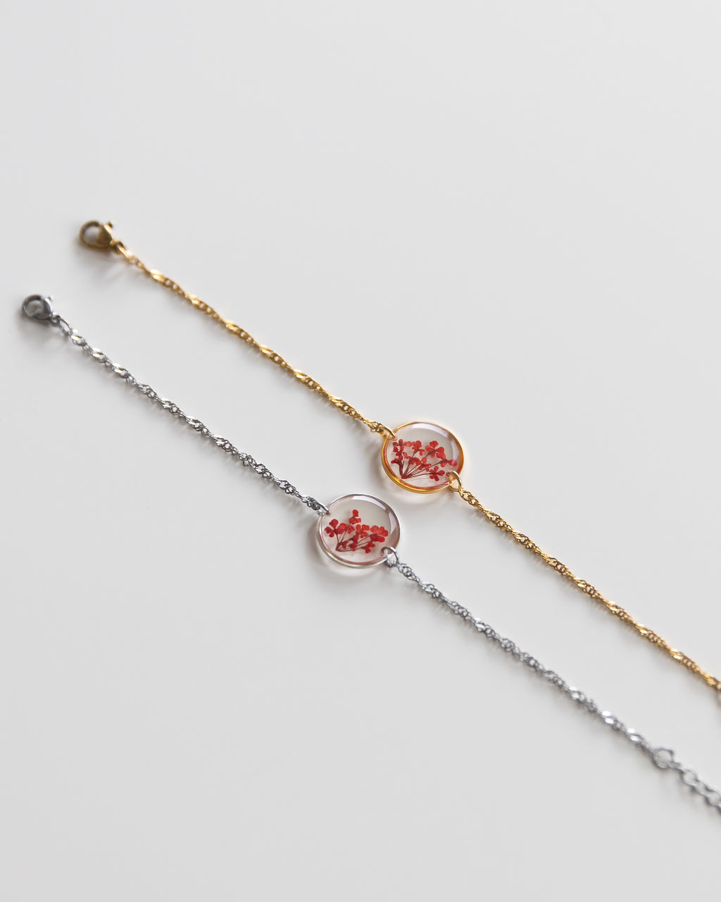 Armband „Malea Rot“ mit echten Blüten, Edelstahl Silber