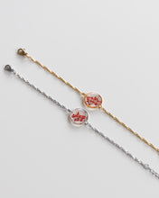 Lade das Bild in den Galerie-Viewer, Armband „Malea Rot“ mit echten Blüten, Edelstahl Silber
