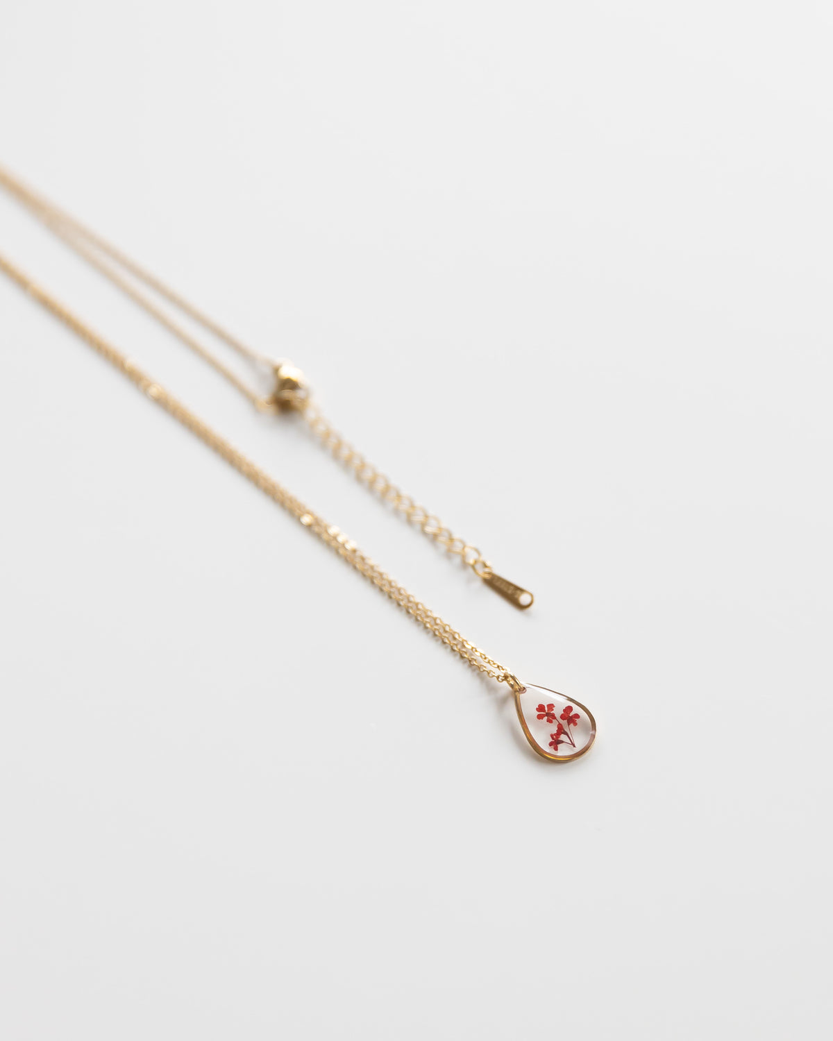 Kette „Malea Rot Tropfen“ mit echten Blumen, Gold