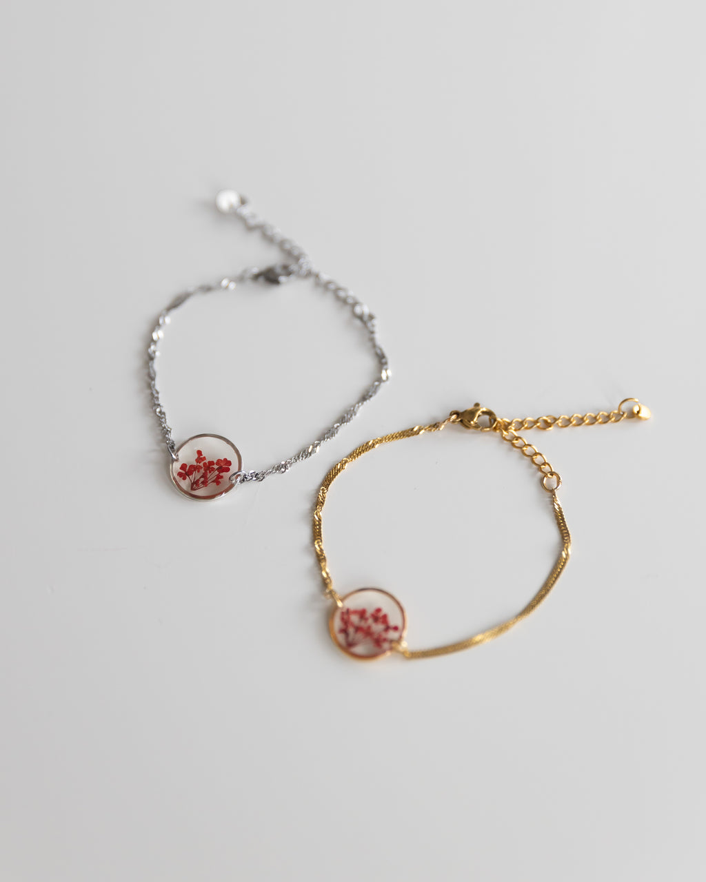 Armband „Malea Rot“ mit echten Blüten, Edelstahl Silber