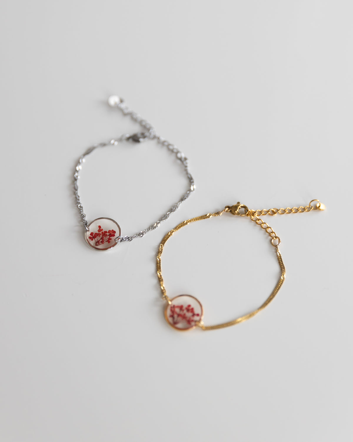 Armband „Malea Rot“ mit echten Blüten, Edelstahl Silber