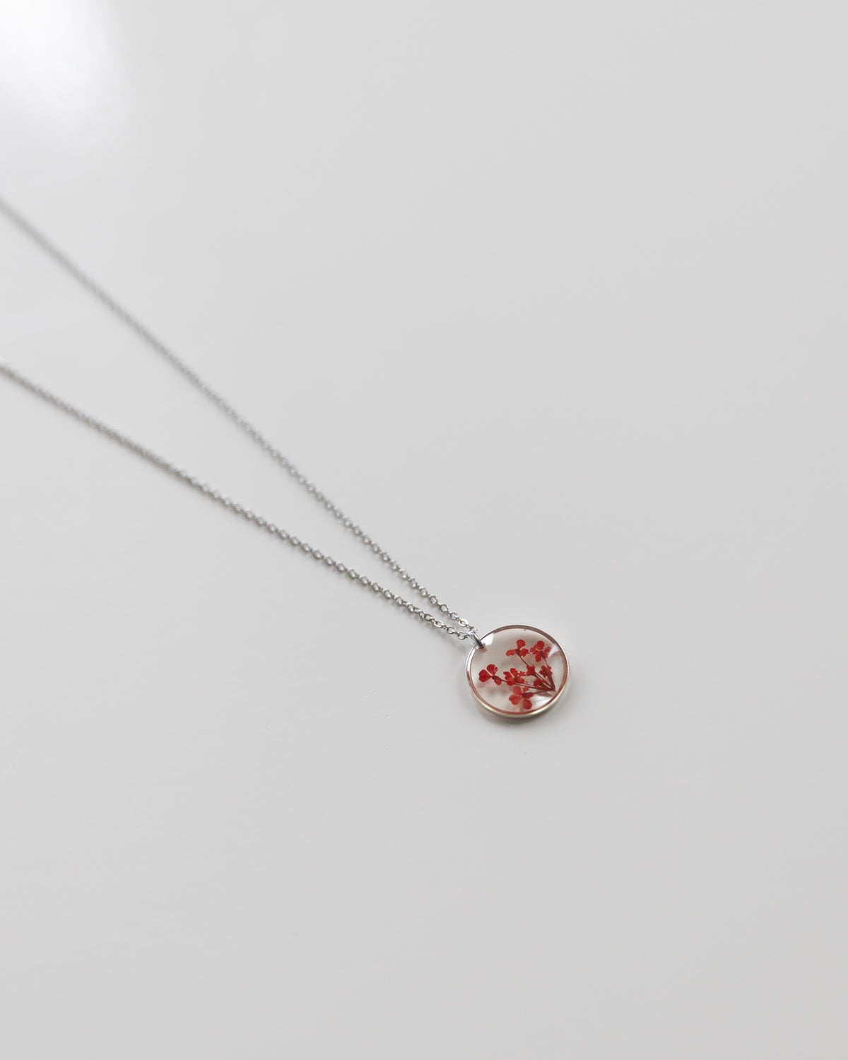 Kette „Malea Rot“ mit echten Blumen, Silber