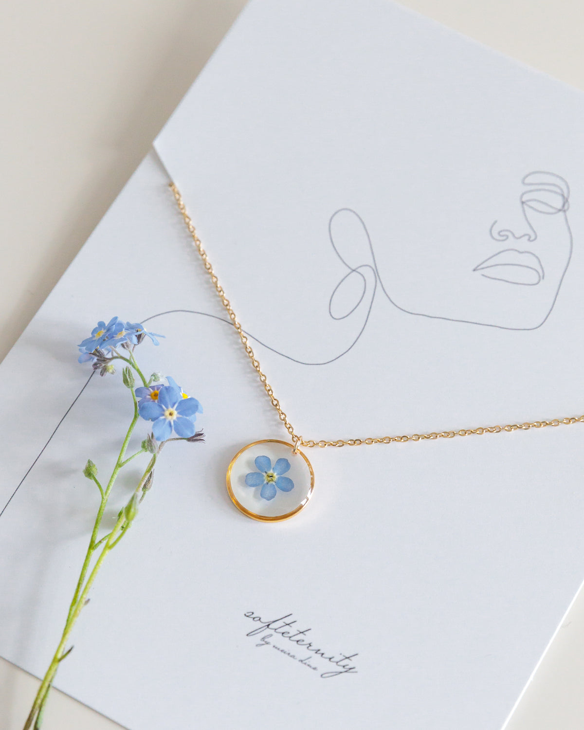 Kette "Pia" mit echtem Vergissmeinnicht, Gold
