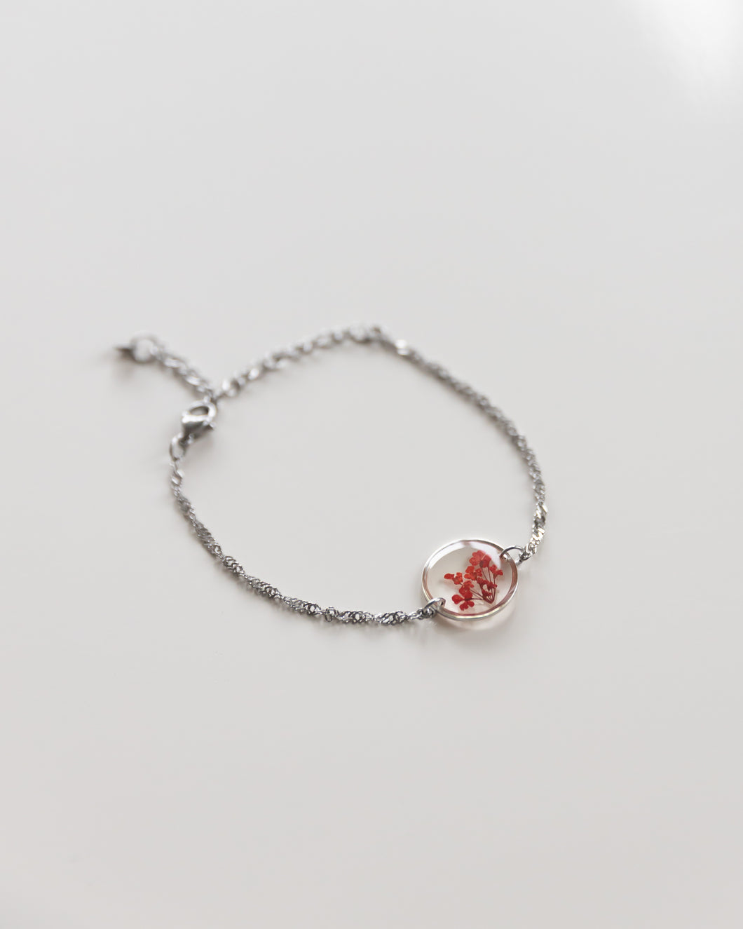Armband „Malea Rot“ mit echten Blüten, Edelstahl Silber