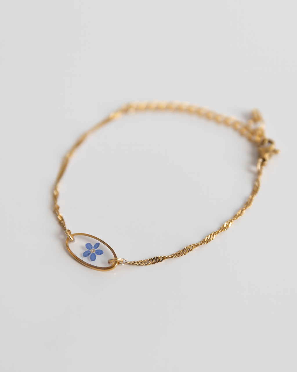 Armband “Kitty” mit echtem Vergissmeinnicht, Gold