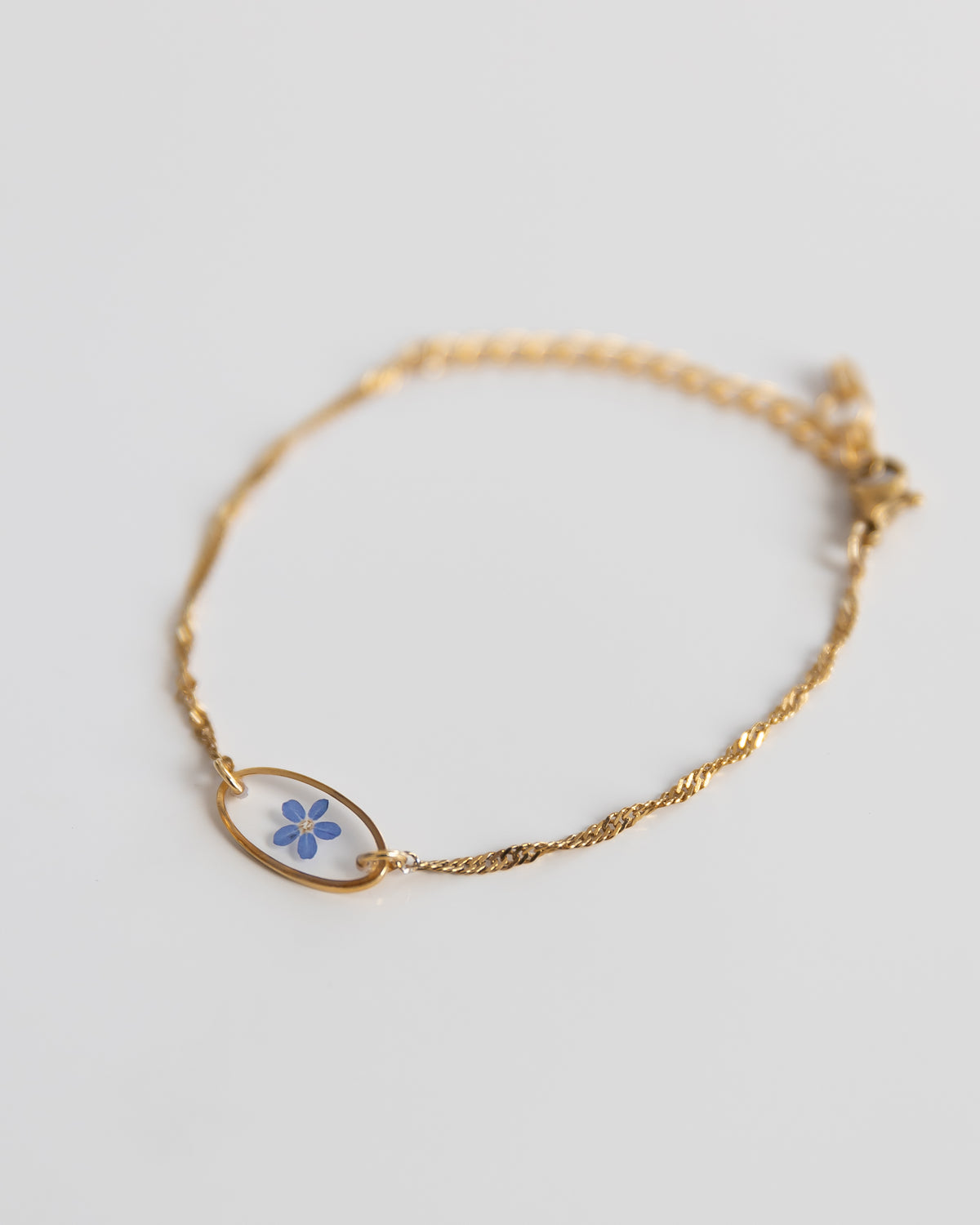 Armband “Kitty” mit echtem Vergissmeinnicht, Gold