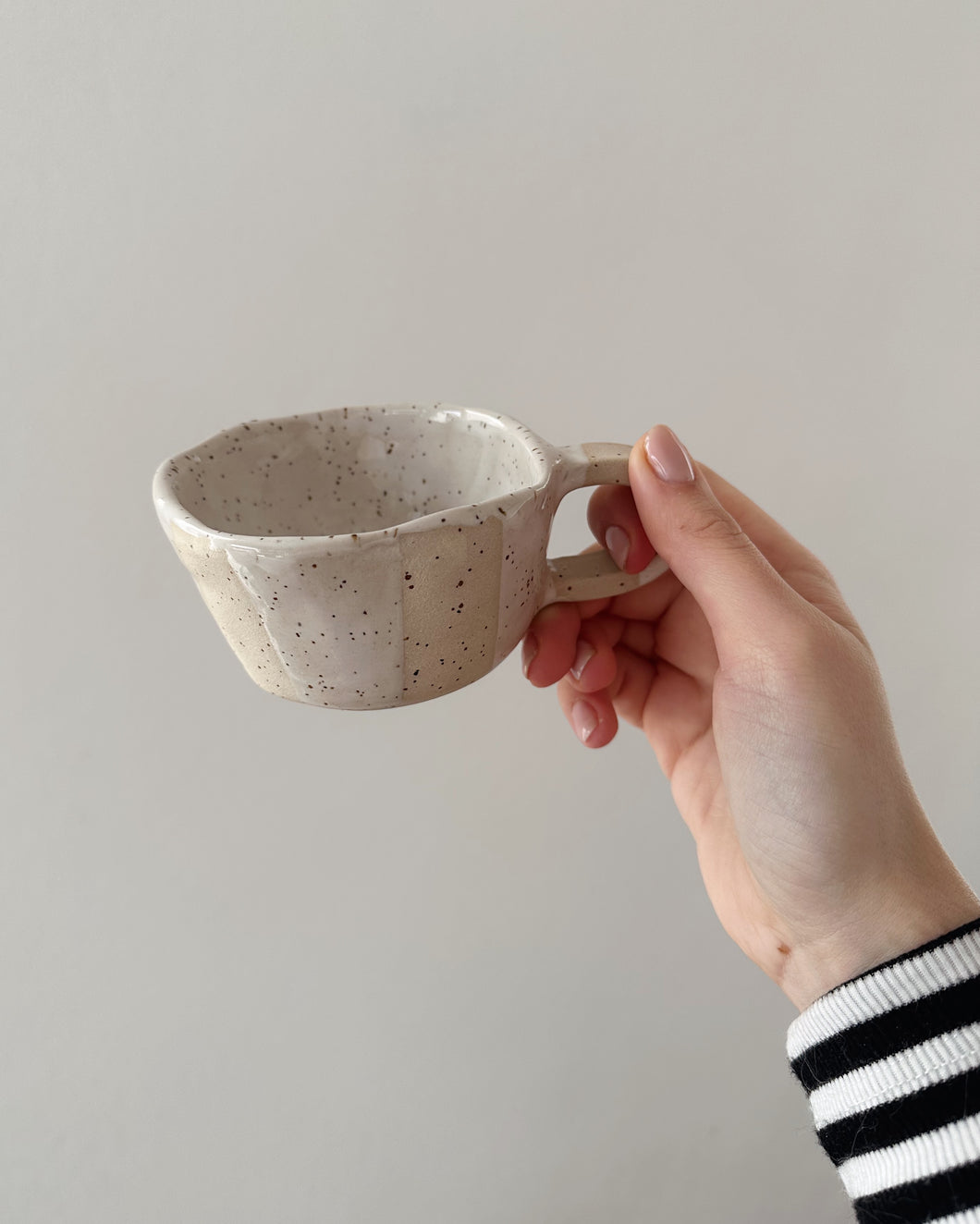 Keramik Tasse Weiße Streifen Größe S