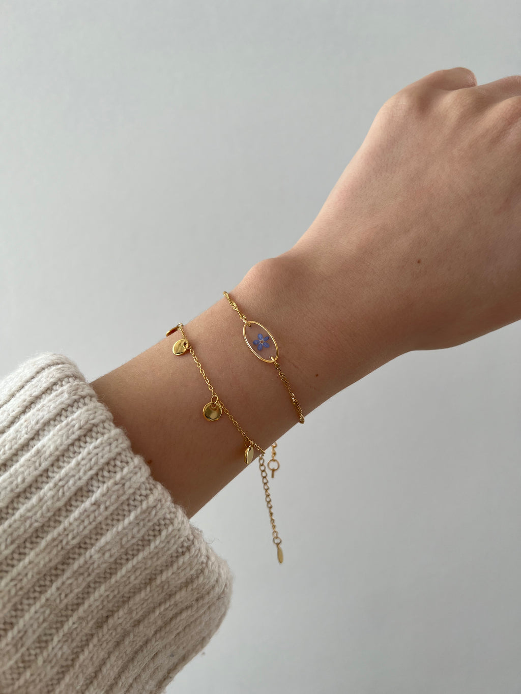 Armband “Kitty” mit echtem Vergissmeinnicht, Gold