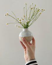 Lade das Bild in den Galerie-Viewer, Keramik Vase „Frost“ Größe S
